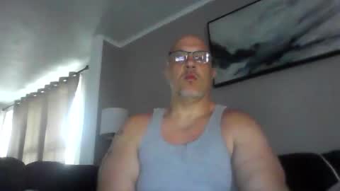 Snapshot of jr1871 chatting on 05/20/26, 12:33 jr1871 online show from 05/20/26, 12:33