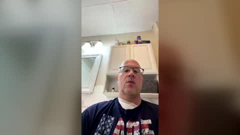 Snapshot of jr1871 chatting on 06/24/26, 11:31 jr1871 online show from 06/24/26, 11:31