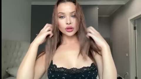 Snapshot of js_girls chatting on 10/09/25, 10:24 Jennie and Sophia online show from 10/09/25, 10:24