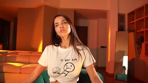 Snapshot of jseductiveart chatting on 02/11/25, 06:22 Jennifer Diaz online show from 02/11/25, 06:22