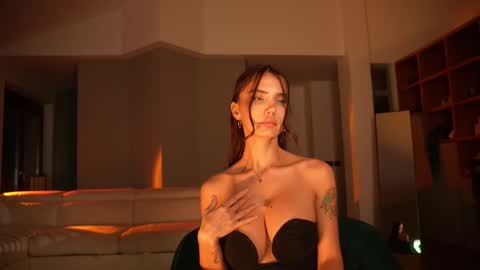 Snapshot of jseductiveart chatting on 02/16/25, 05:48 Jennifer Diaz online show from 02/16/25, 05:48