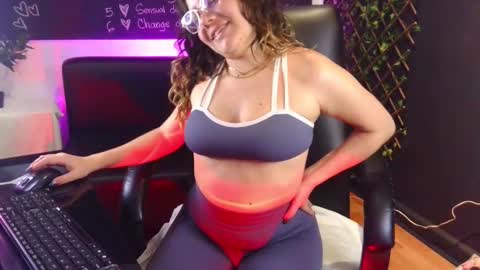 Josneidy  Jos   online show from 02/19/25, 05:05