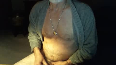 Snapshot of jt335577 chatting on 12/15/24, 04:07 jt335577 online show from 12/15/24, 04:07