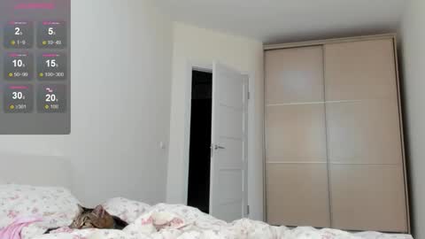 Snapshot of ju_lii chatting on 10/17/25, 09:23 Julia and Julia online show from 10/17/25, 09:23