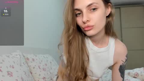 Snapshot of ju_lii chatting on 11/21/25, 06:39 Julia and Julia online show from 11/21/25, 06:39