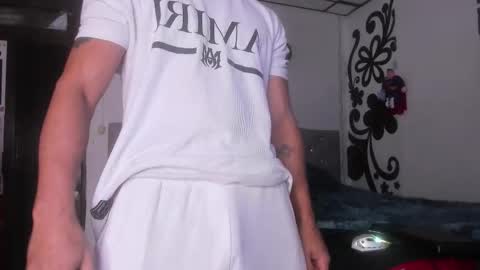 Snapshot of juan_bruce chatting on 11/15/25, 10:15 juan online show from 11/15/25, 10:15