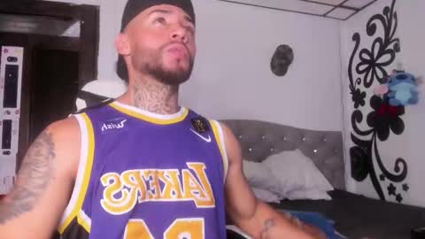 Snapshot of juan_bruce chatting on 11/20/25, 11:59 juan online show from 11/20/25, 11:59