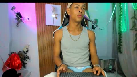 juan_contreras7 online show from 10/10/25, 11:20