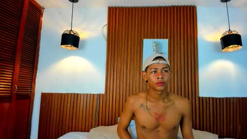 juan_contreras7 online show from 10/20/25, 11:32