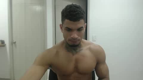 juan_gomez_1 online show from 12/02/24, 10:50