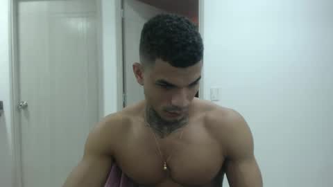 juan_gomez_1 online show from 12/07/24, 12:02