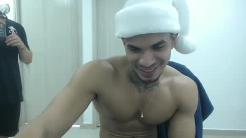 juan_gomez_1 online show from 12/19/24, 08:34