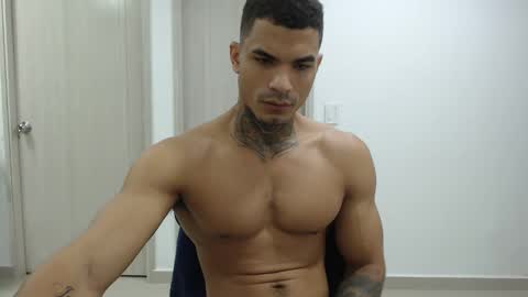 juan_gomez_1 online show from 01/06/25, 10:35