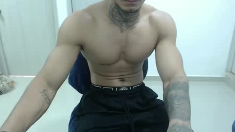 juan_gomez_1 online show from 02/25/25, 08:19