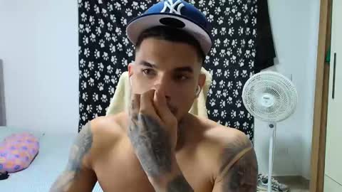 juan_gomez_1 online show from 11/14/25, 12:31
