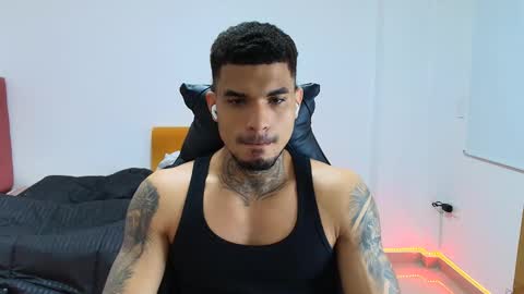 juan_gomez_1 online show from 11/26/25, 12:55