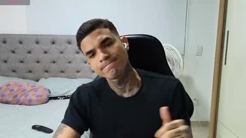 juan_gomez_1 online show from 06/19/26, 08:51