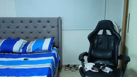 juan_gomez_1 online show from 07/08/26, 11:04