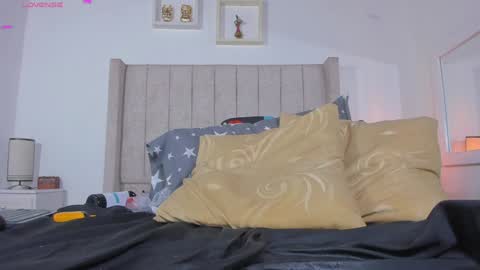 Lau   follow  online show from 01/11/25, 10:07