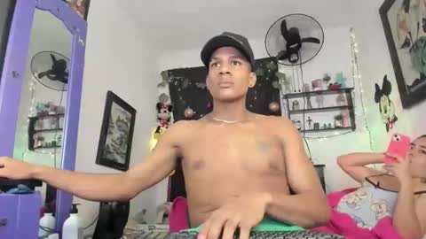 Snapshot of juanbigcock21cm chatting on 12/23/25, 03:15 juan jose online show from 12/23/25, 03:15