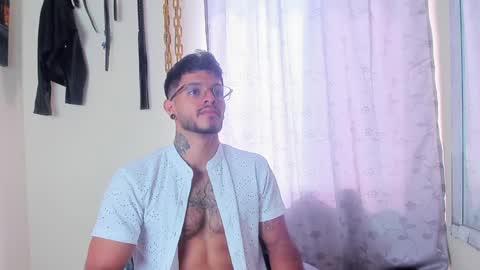 Snapshot of juanbladde chatting on 01/02/25, 02:35 Juan Esteban online show from 01/02/25, 02:35