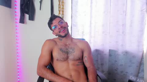 Snapshot of juanbladde chatting on 01/05/25, 05:20 Juan Esteban online show from 01/05/25, 05:20