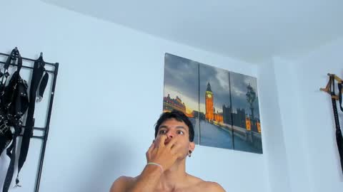 Juan Esteban online show from 10/12/25, 05:01