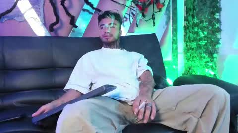 juancamilo66_ online show from 10/03/25, 03:47