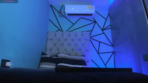 independent model online show from 05/15/26, 03:30