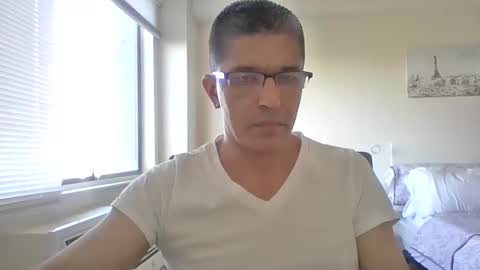 Snapshot of juanearth1 chatting on 06/08/26, 10:43 juanearth1 online show from 06/08/26, 10:43