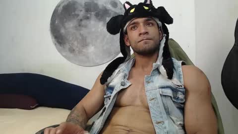 Snapshot of juanes_aristi chatting on 10/13/25, 11:27 Juanes online show from 10/13/25, 11:27