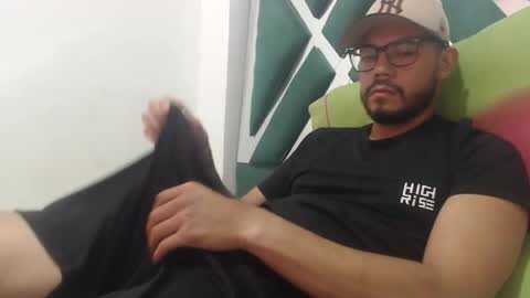 juanfe_style online show from 10/18/25, 02:29