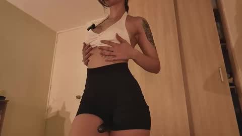 Snapshot of juanilla99 chatting on 10/01/25, 04:40 juanilla99 online show from 10/01/25, 04:40