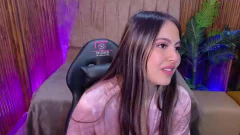 Snapshot of juanita_tay chatting on 07/09/26, 11:47 JUANITA online show from 07/09/26, 11:47