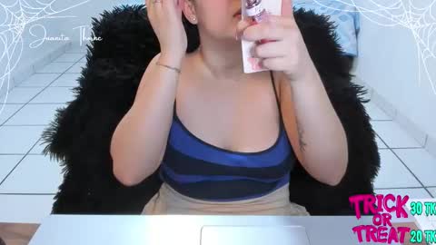 Snapshot of juanita_thorne chatting on 10/18/25, 10:21 online show from 10/18/25, 10:21