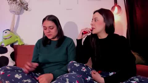 juanitaaa_ online show from 02/16/26, 04:30