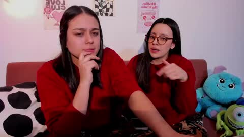 juanitaaa_ online show from 05/22/26, 07:37