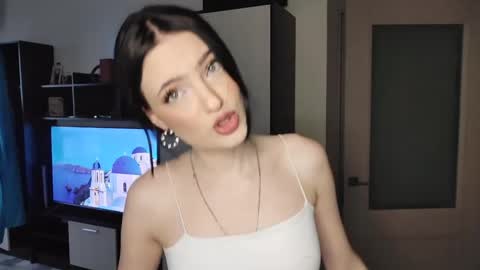Snapshot of juanitacalcano chatting on 05/28/26, 03:20 Veronika online show from 05/28/26, 03:20