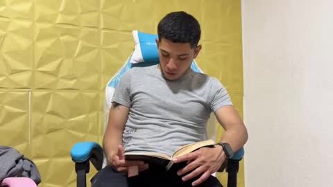 Snapshot of juanperez1999777 chatting on 10/17/25, 06:32 juanperez1999777 online show from 10/17/25, 06:32