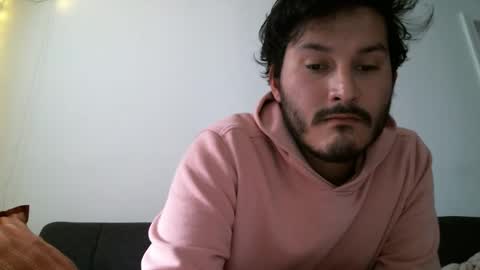 Snapshot of juanrocas21 chatting on 12/19/25, 08:27 alex terrie online show from 12/19/25, 08:27