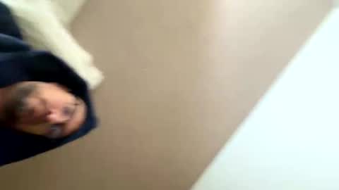 Snapshot of juanrodxyz chatting on 12/21/25, 04:30 bearcammx online show from 12/21/25, 04:30