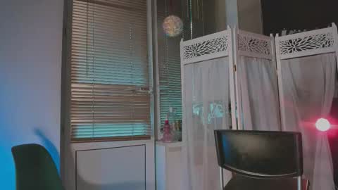 Snapshot of juby_yubi chatting on 09/21/25, 02:51 Arina online show from 09/21/25, 02:51