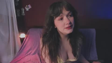 Snapshot of juby_yubi chatting on 10/15/25, 01:44 Arina online show from 10/15/25, 01:44