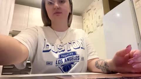 Snapshot of judevalenti chatting on 10/18/25, 06:08 JudeValenti online show from 10/18/25, 06:08