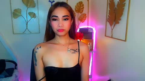 Snapshot of judiella chatting on 11/28/25, 03:31 EloiseMoree online show from 11/28/25, 03:31