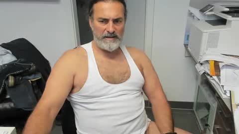 Snapshot of juergenkru chatting on 11/12/25, 03:34 Giovanni50pro online show from 11/12/25, 03:34