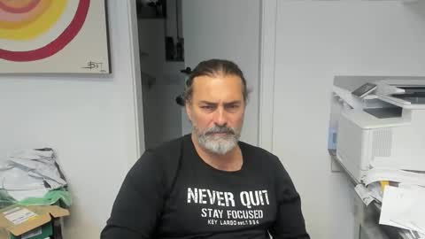 Snapshot of juergenkru chatting on 11/17/25, 10:32 Giovanni50pro online show from 11/17/25, 10:32