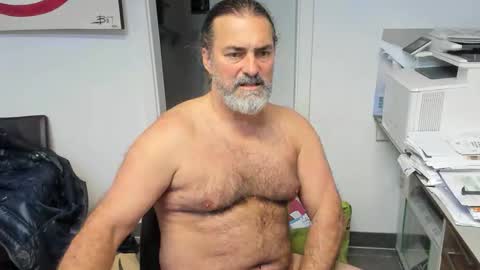 Snapshot of juergenkru chatting on 11/26/25, 04:30 Giovanni50pro online show from 11/26/25, 04:30