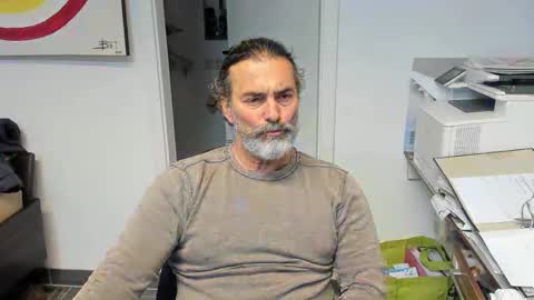 Snapshot of juergenkru chatting on 12/01/25, 01:27 Giovanni50pro online show from 12/01/25, 01:27