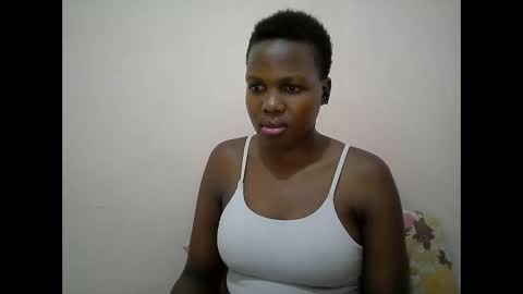 juicy_bella2 online show from 09/10/25, 10:21